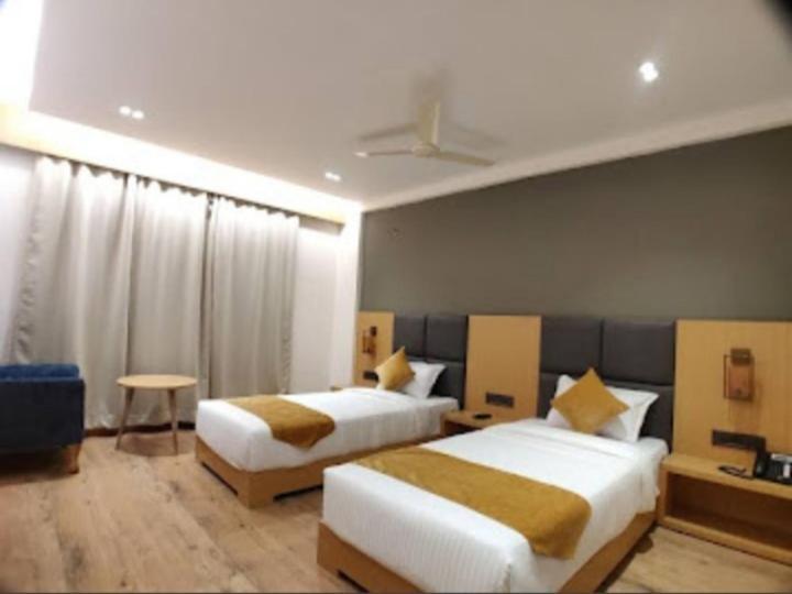 Derby Greens Hotel Bhopal Esterno foto